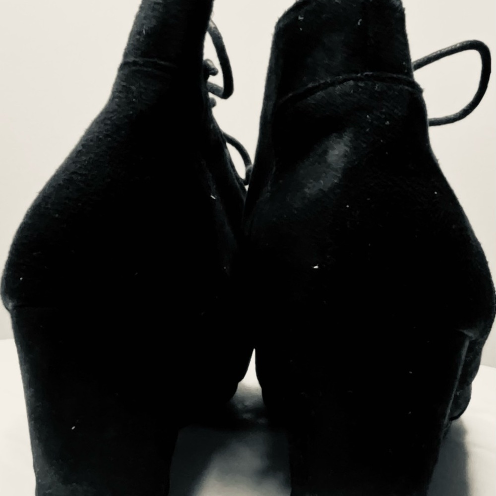 Pierre Dumas black wedge lace up bootie - Picture 2 of 3